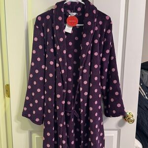Brand new with tags Woman’s Chart club robe S